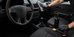 Lavagem a Seco em Carro Elétrico é Segura? Veja Quando Usar e Quando Evitar