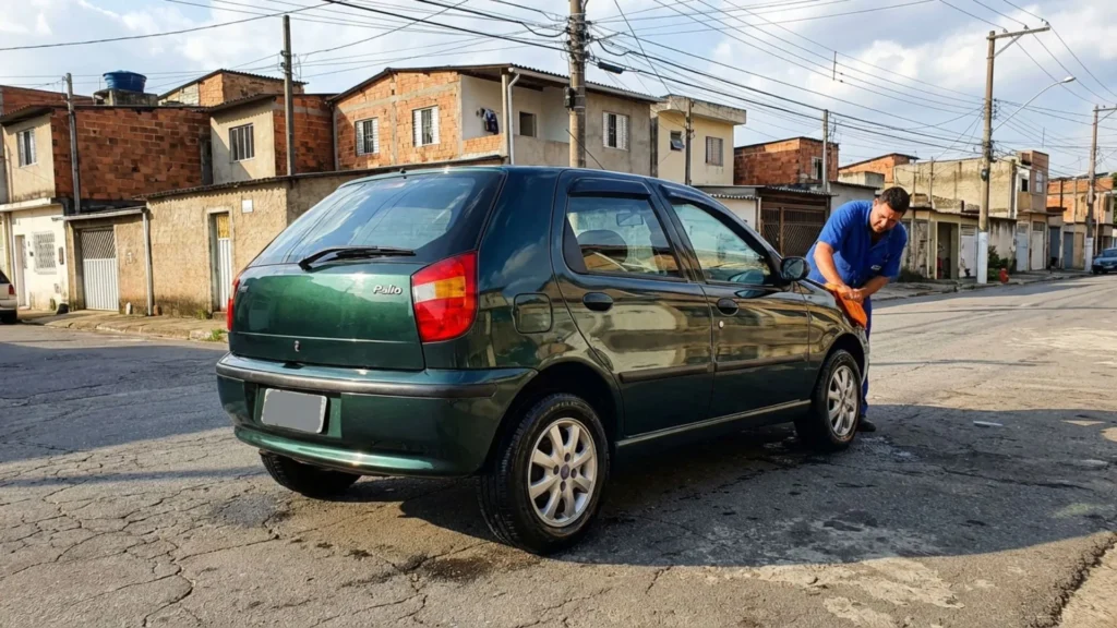  Lavagem a seco no lava-rápido Legenda sugerida